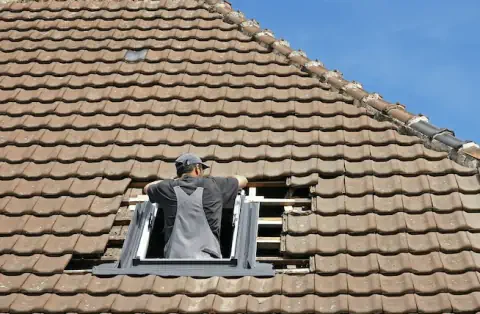 Pose de velux à Saint-Saturnin du Bois